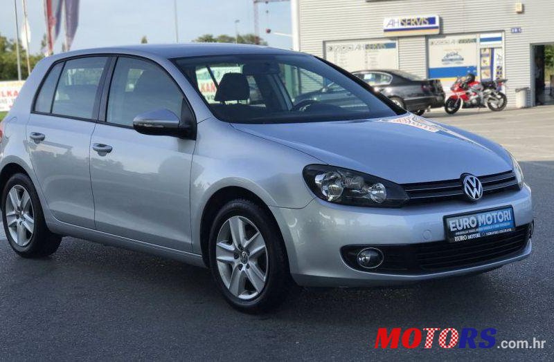 2010' Volkswagen Golf VI 1,6 Tdi photo #3