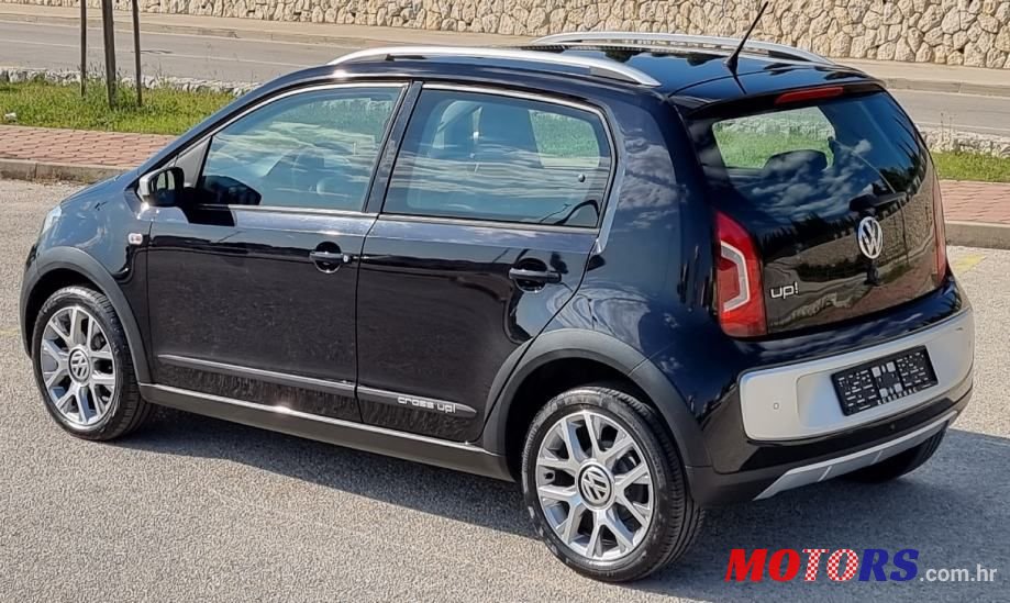 2013' Volkswagen Up! Cross Up! photo #5