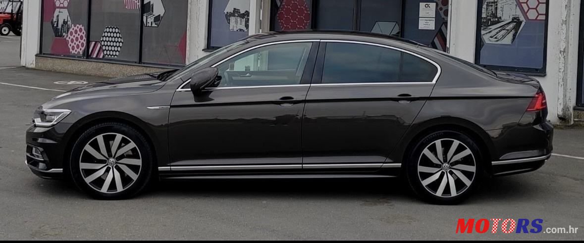 2016' Volkswagen Passat photo #5