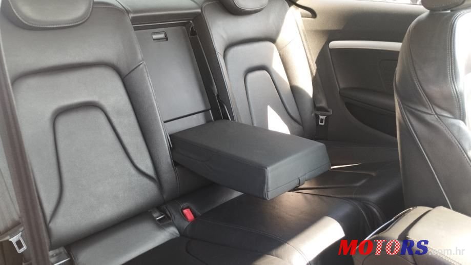 2009' Audi A5 2,0 Tdi photo #3