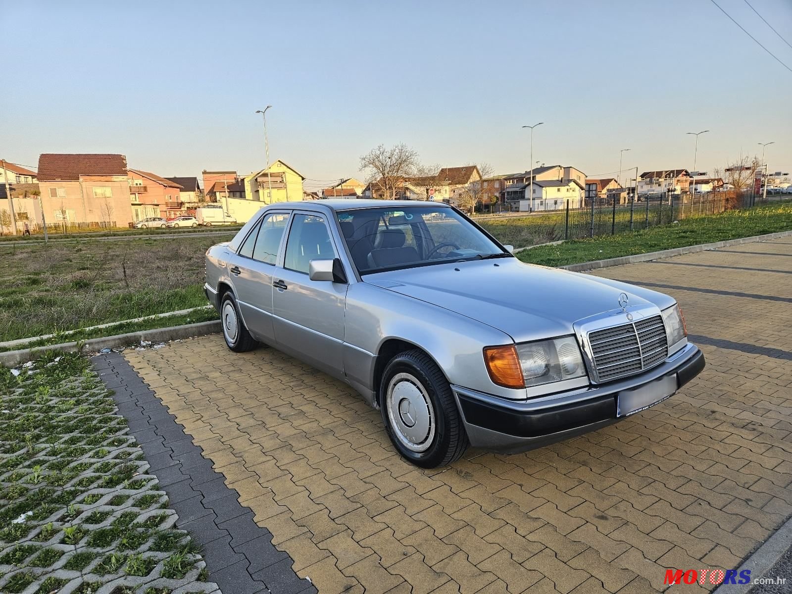 1991' Mercedes-Benz 124 250 D photo #4