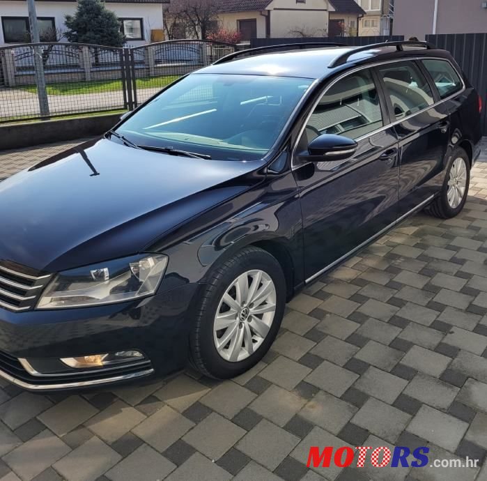 2010' Volkswagen Passat Variant photo #2