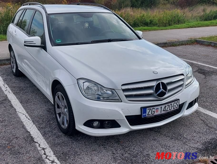 2012' Mercedes-Benz C-Klasa 180 Cdi T photo #2