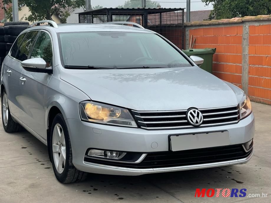 2012' Volkswagen Passat Variant photo #2