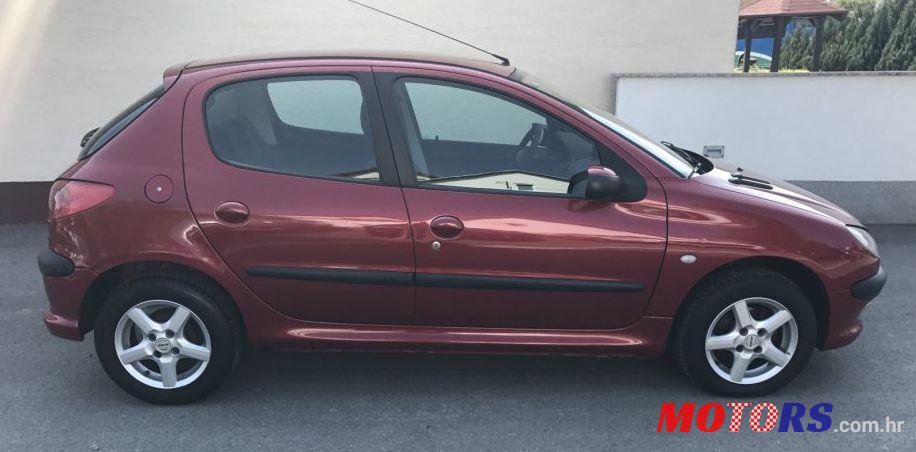 2003' Peugeot 206 206 1,4 Hdi photo #1