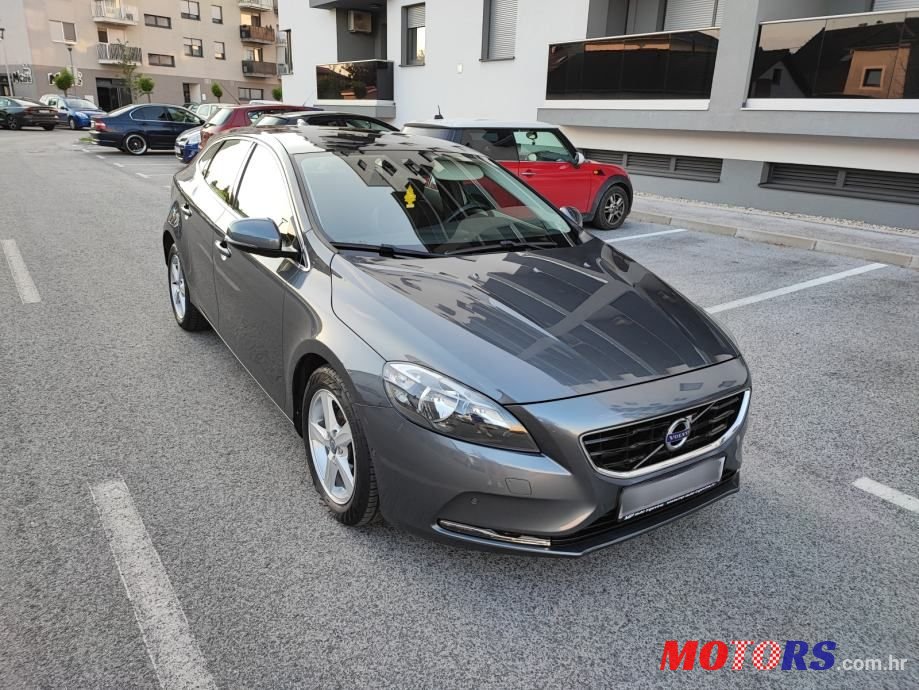 2014' Volvo V40 D2 88G. photo #1