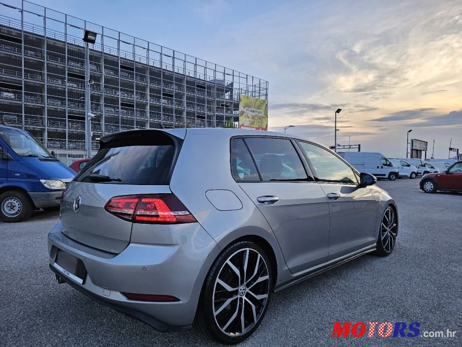 2016' Volkswagen Golf VII 2,0 Bmt photo #5