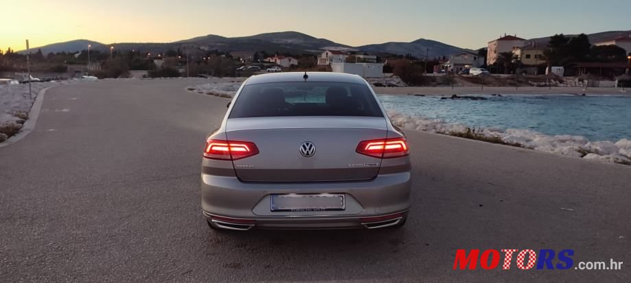 2017' Volkswagen Passat 2,0 Tdi Bmt Dsg photo #6