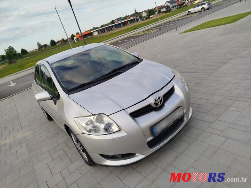 2007' Toyota Auris 2,0 D4-D photo #4