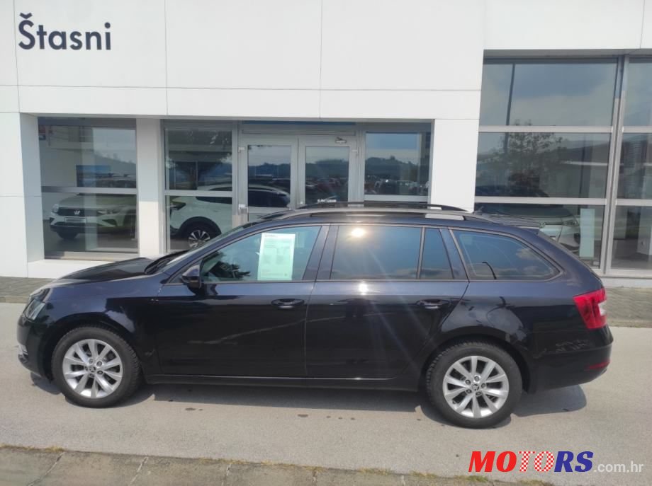 2019' Skoda Octavia Combi photo #1