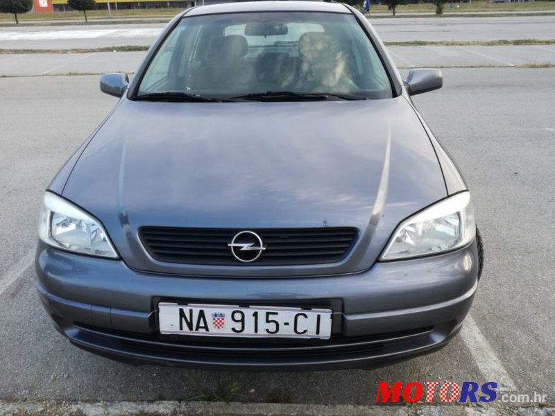 2006' Opel Astra photo #3