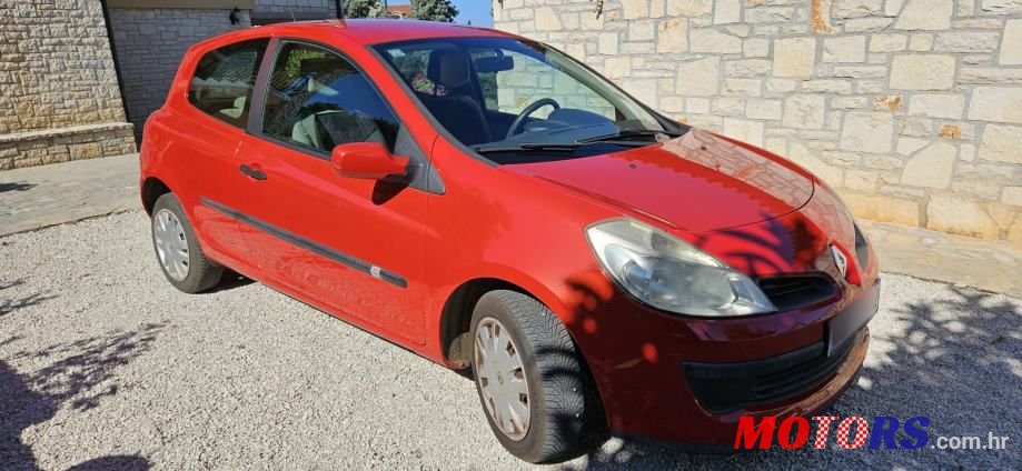 2005' Renault Clio 1,2 16V photo #1