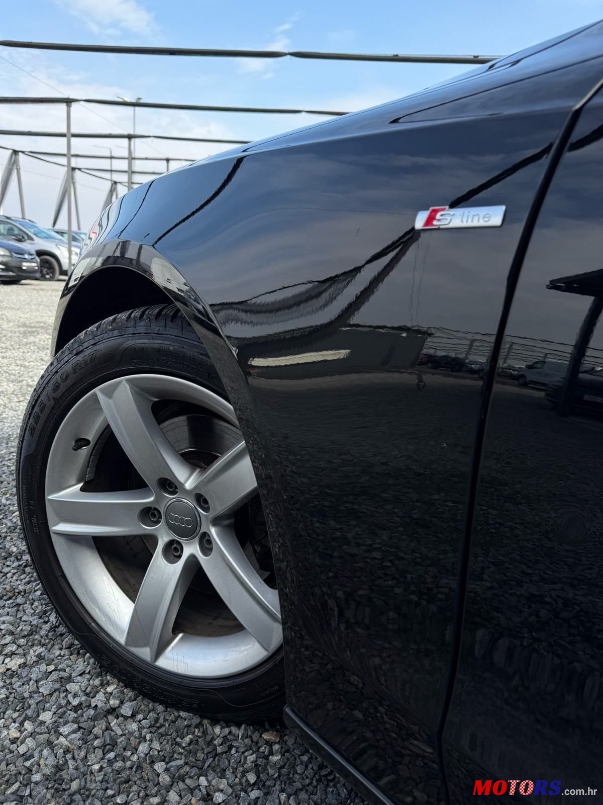 2011' Audi A5 Cabrio photo #4