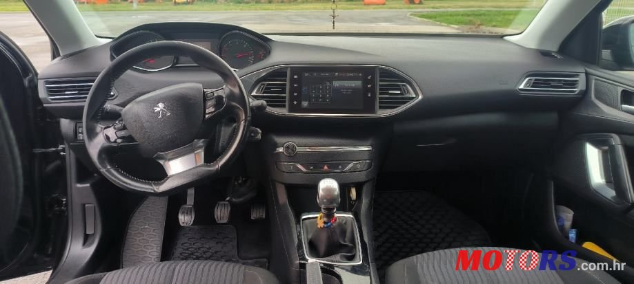 2014' Peugeot 308 Sw photo #6