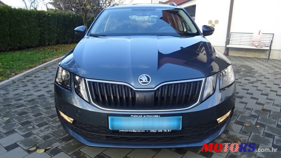 2019' Skoda Octavia Combi photo #1