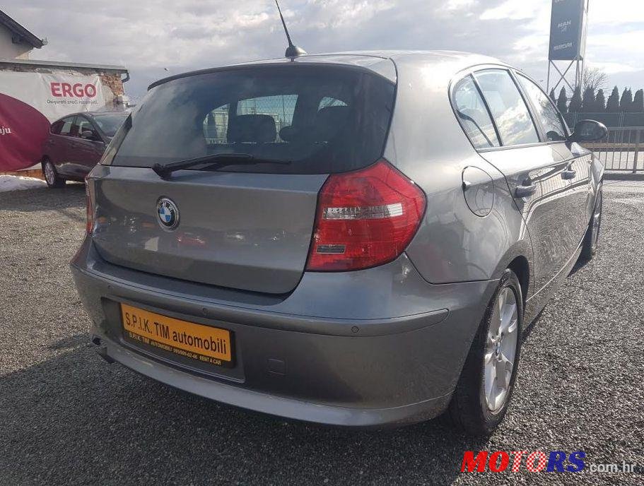 2010' BMW 1 Series 118D photo #4