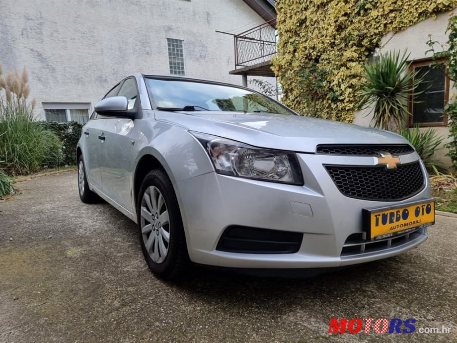 2011' Chevrolet Cruze 1,6 Ls photo #1