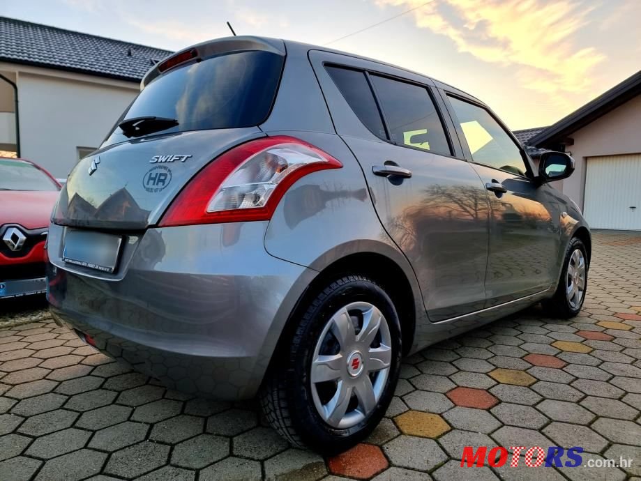 2015' Suzuki Swift 1,2 Se photo #5