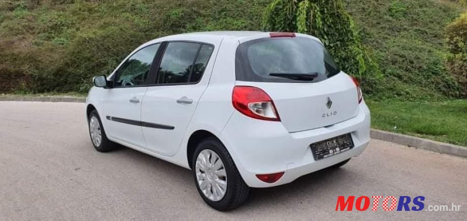 2010' Renault Clio 1,5 Dci photo #4