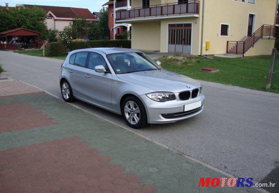 2011' BMW Serija 1 116D Sport photo #1