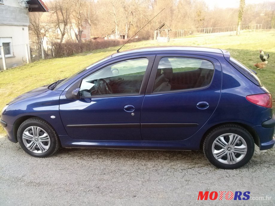 2004' Peugeot 206 photo #2