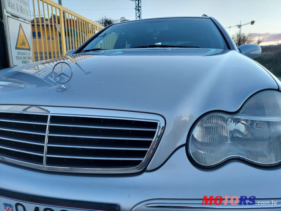 2004' Mercedes-Benz C-Klasa 220 T photo #2