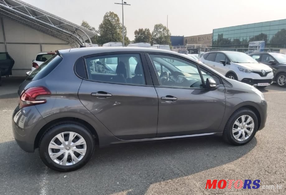 2020' Peugeot 208 photo #4