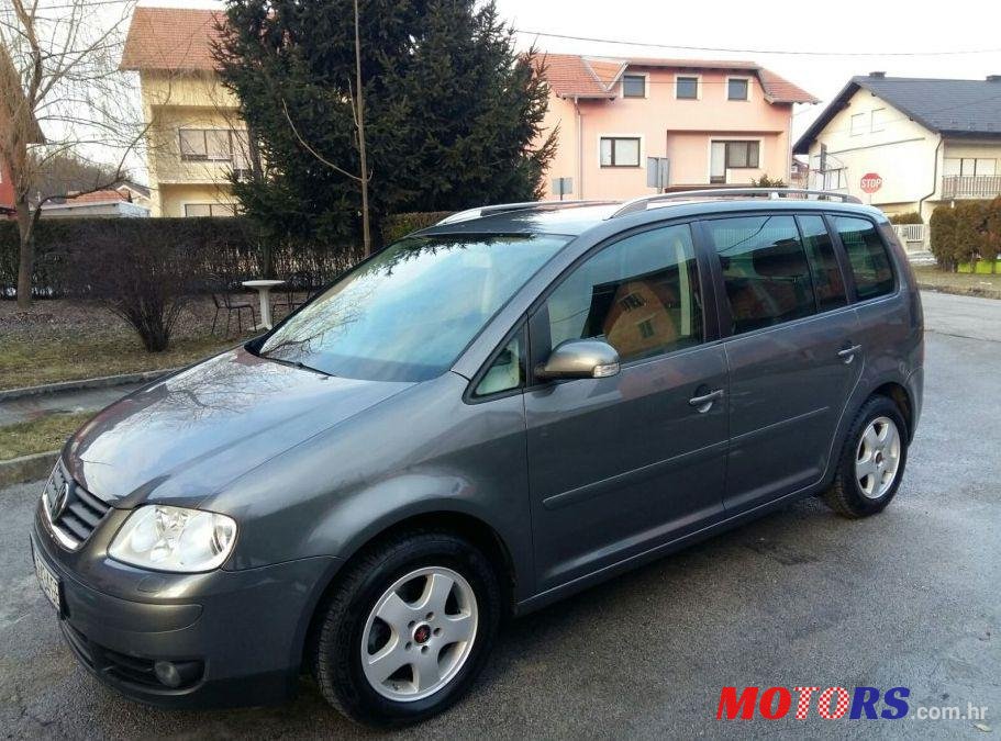 2004' Volkswagen Touran 2,0 Tdi photo #1