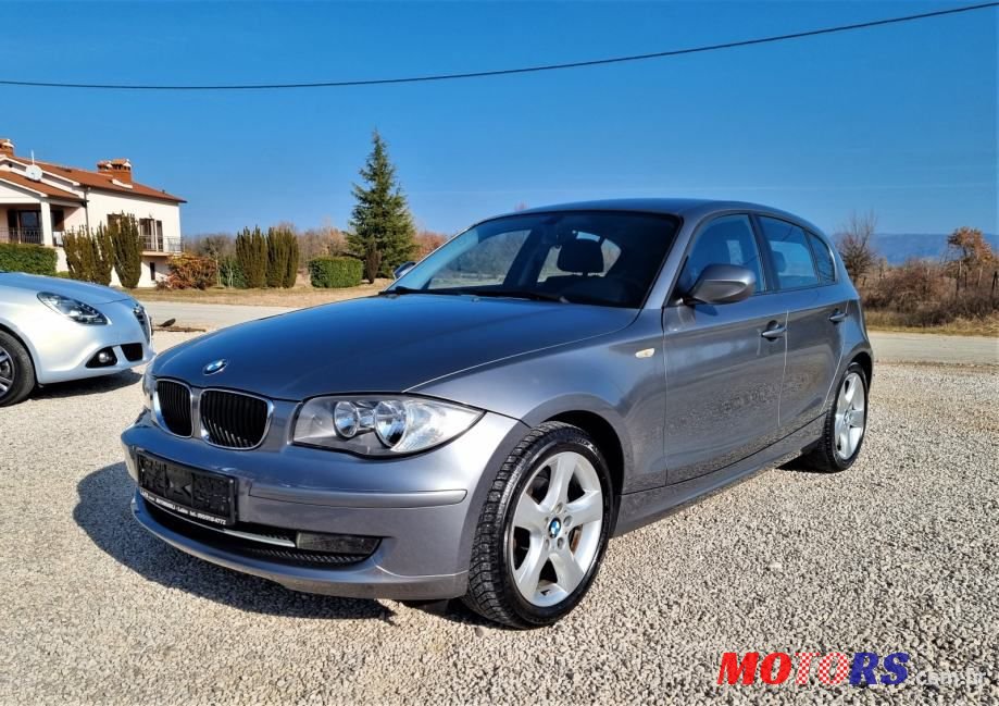 2010' BMW Serija 1 118D Sport photo #1