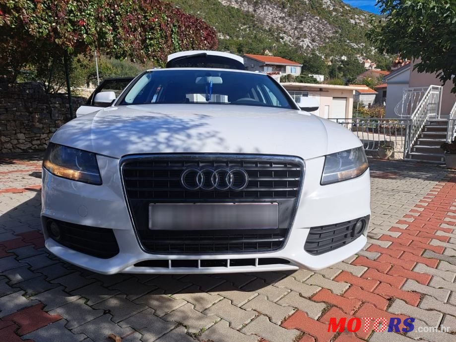 2010' Audi A4 Avant photo #2