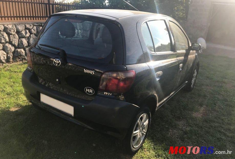 2001' Toyota Yaris 1,0 Vvt-I photo #4