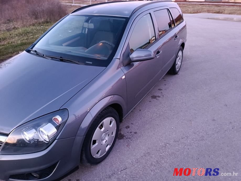 2007' Opel Astra Karavan photo #4