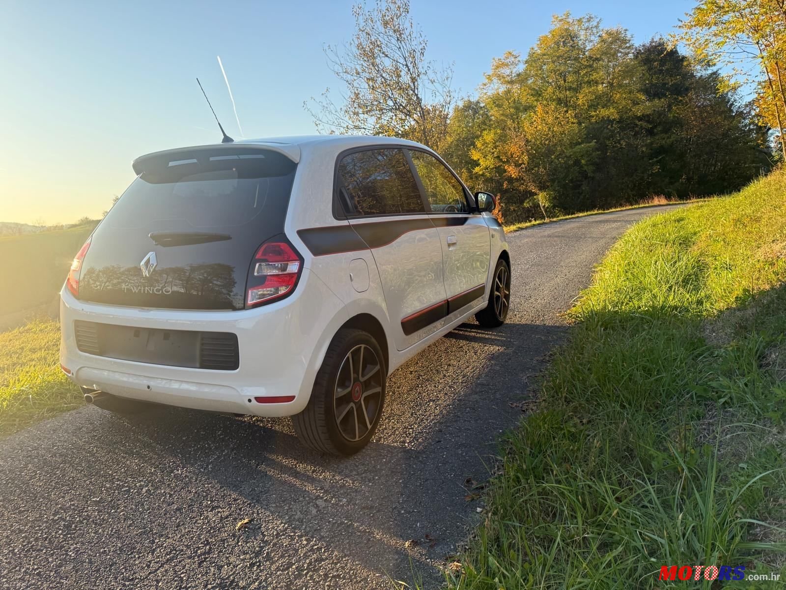 2015' Renault Twingo Tce 90 photo #3
