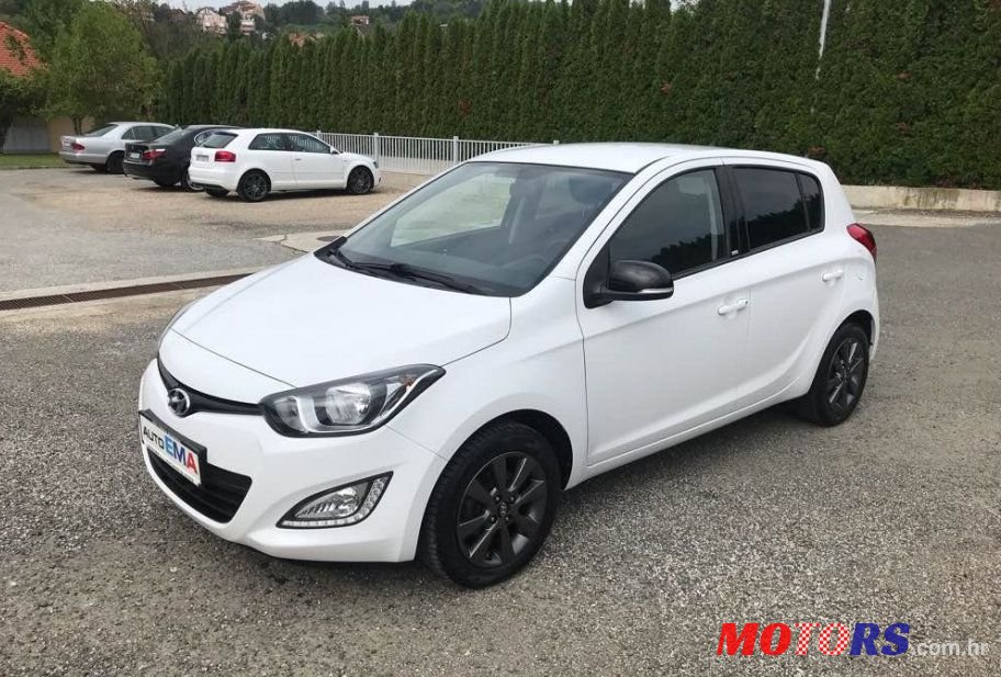 2015' Hyundai i20 1,1 Crdi photo #1
