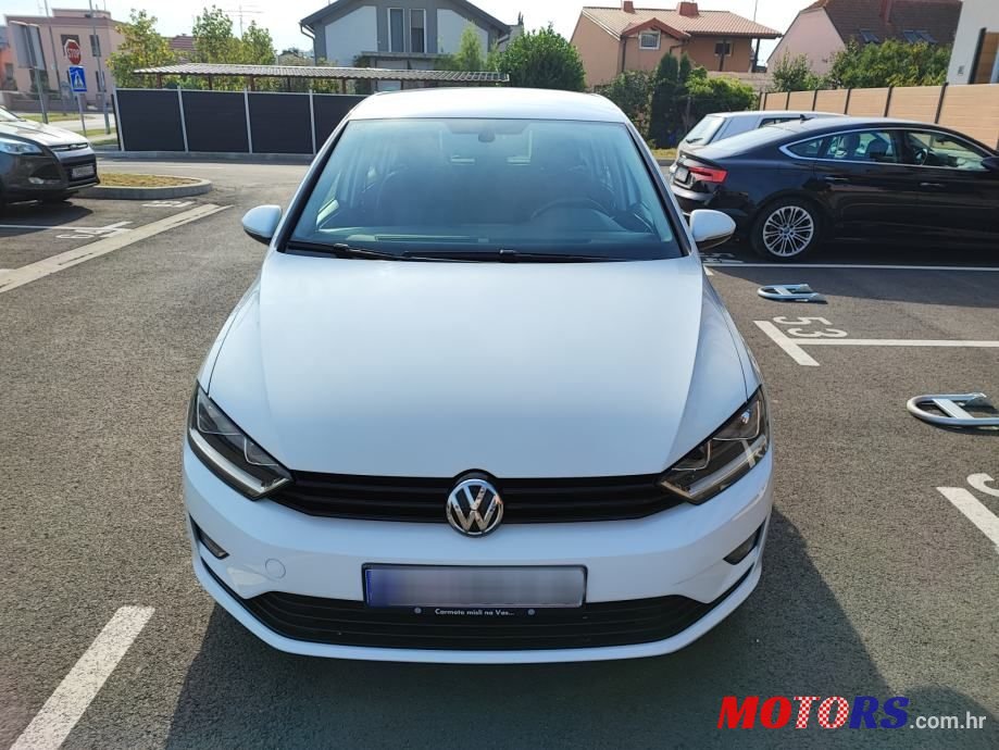 2015' Volkswagen Golf 1.6Tdi photo #4