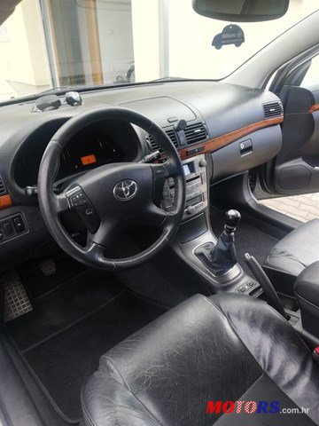 2007' Toyota Avensis photo #4