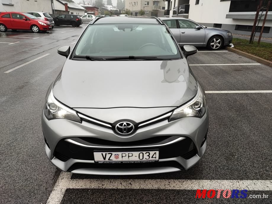 2016' Toyota Avensis Wagon photo #2