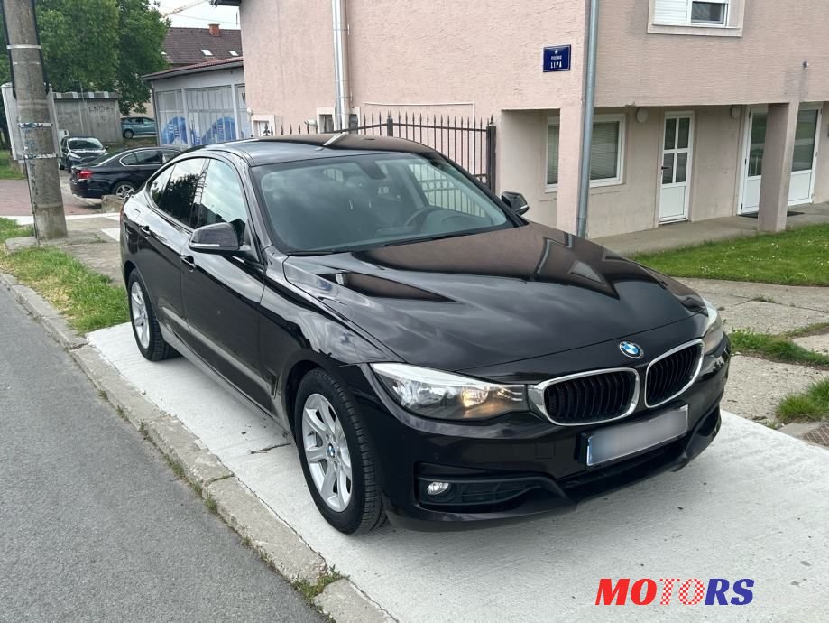 2015' BMW Serija 3 318D photo #2
