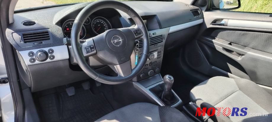 2006' Opel Astra 1,7 Cdti photo #4