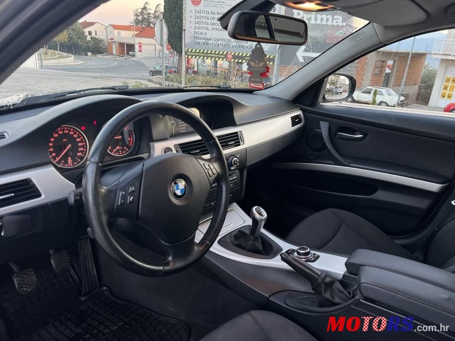 2010' BMW Serija 3 318D photo #6