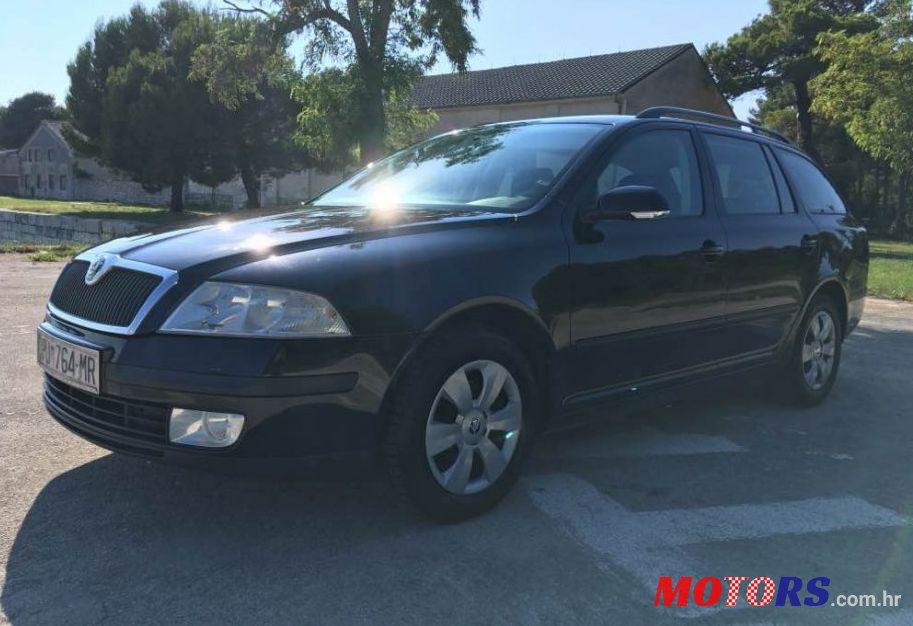 2009' Skoda Octavia Combi photo #1