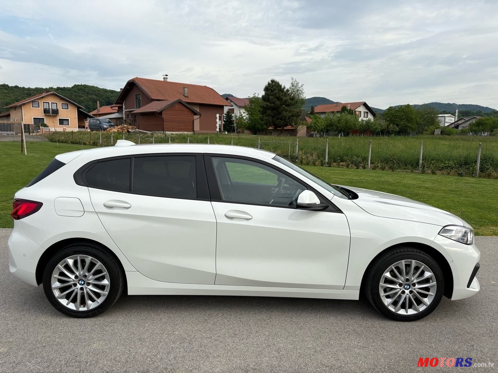 2020' BMW Serija 1 118D photo #6