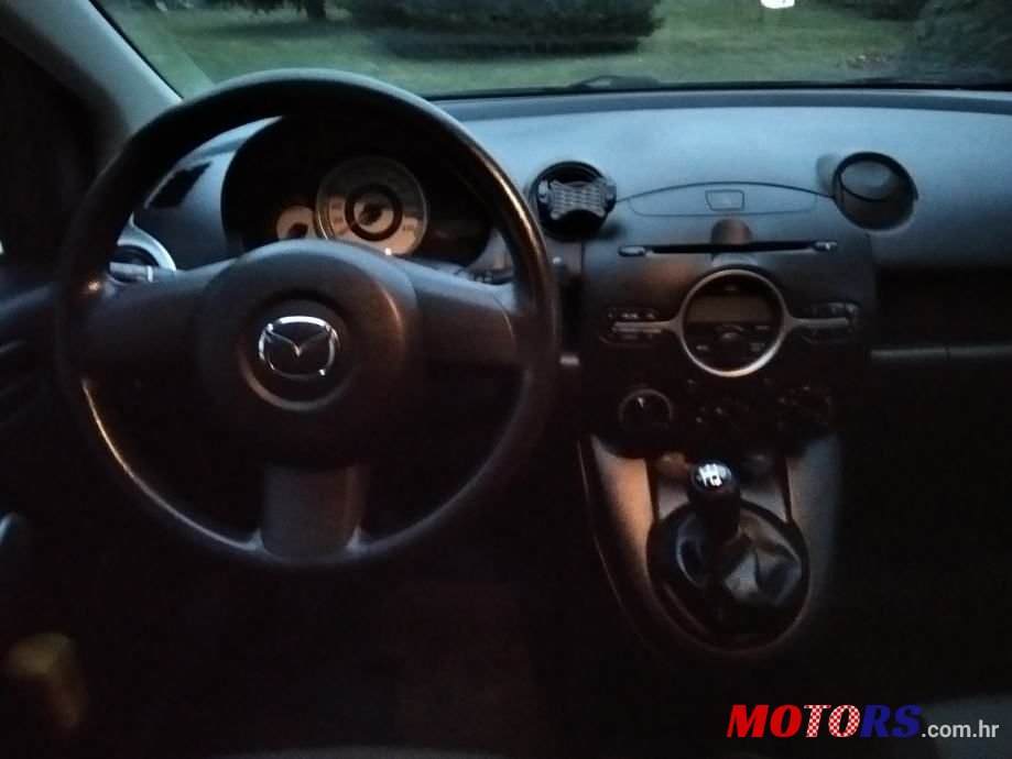 2008' Mazda 2 1,3 I Ce photo #4
