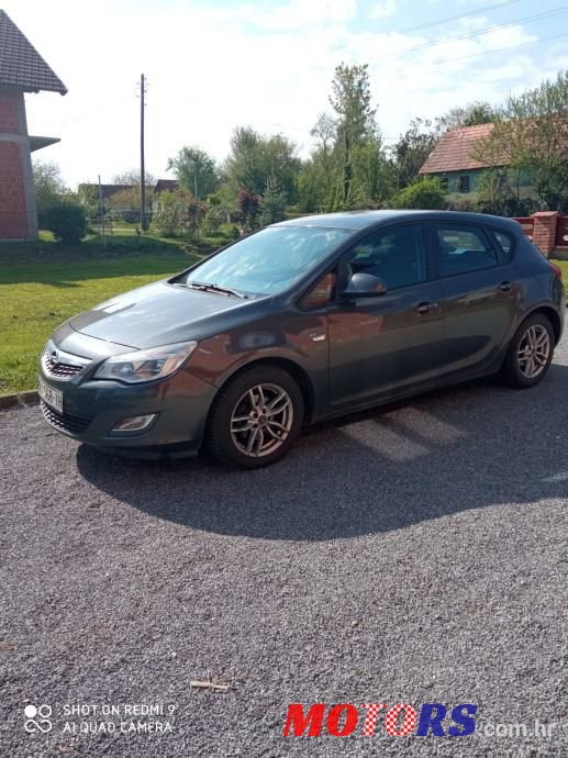 2012' Opel Astra 1,3 Cdti photo #1