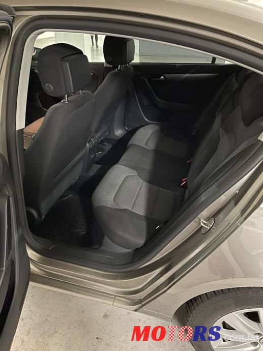 2013' Volkswagen Passat photo #2