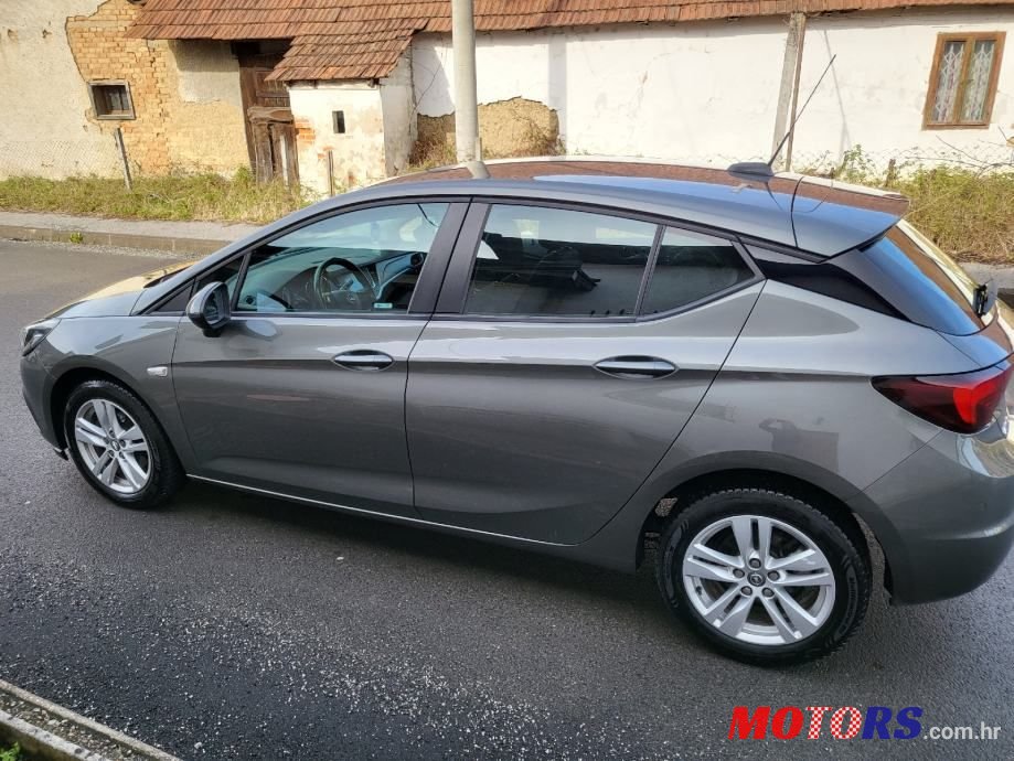 2018' Opel Astra 1.6 Cdti photo #5