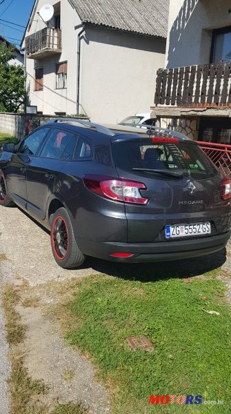 2012' Renault Megane photo #2