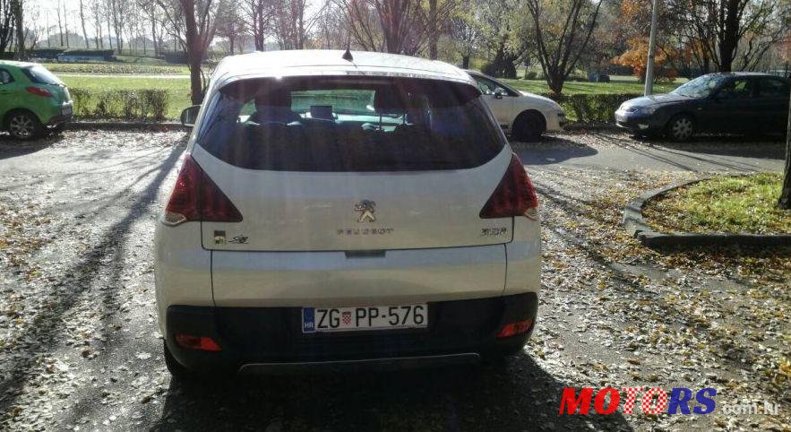 2014' Peugeot 3008 Hybrid4 photo #1