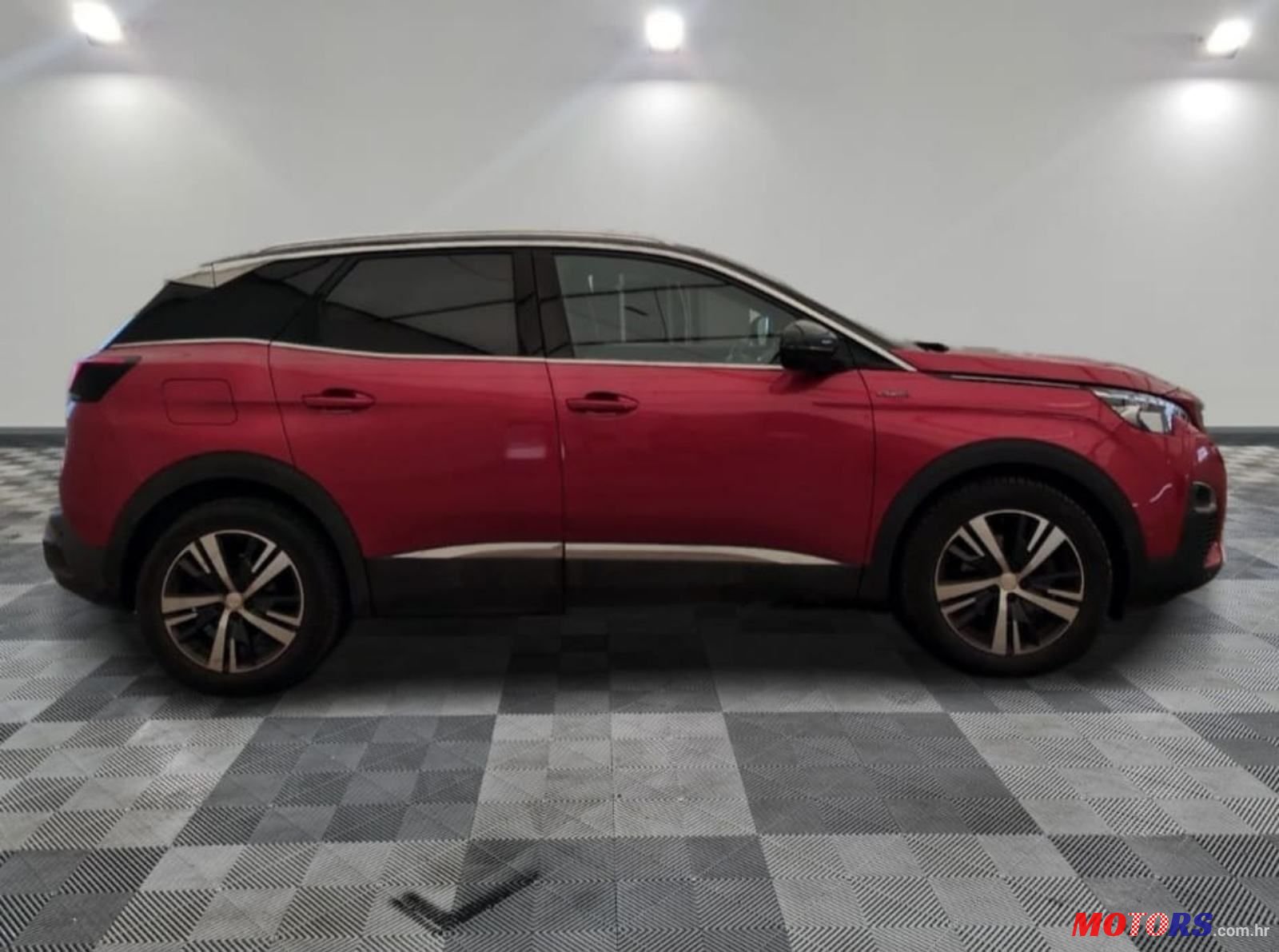 2018' Peugeot 3008 1,2 photo #3