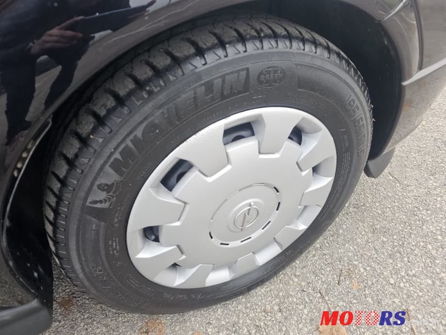 2003' Opel Astra 2.0 Dti photo #4